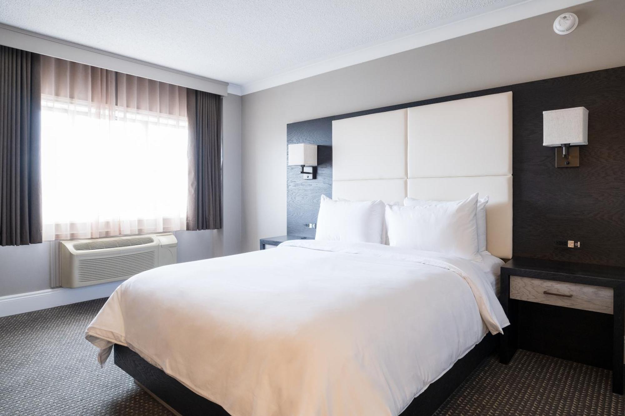 Crowne Plaza Hotel Moncton Downtown By Ihg Eksteriør billede